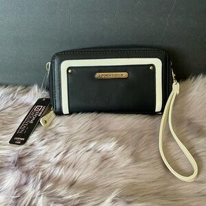 Double zip around wallet